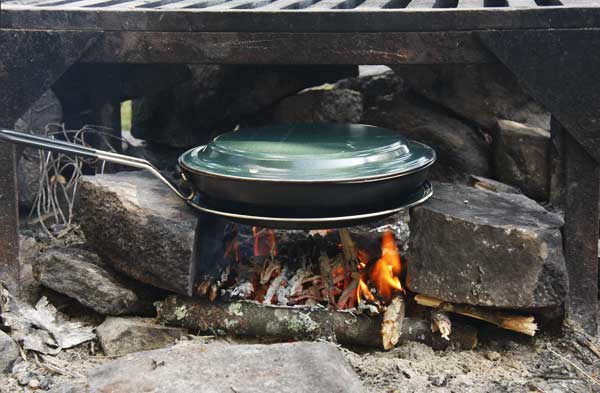 Bannock stove