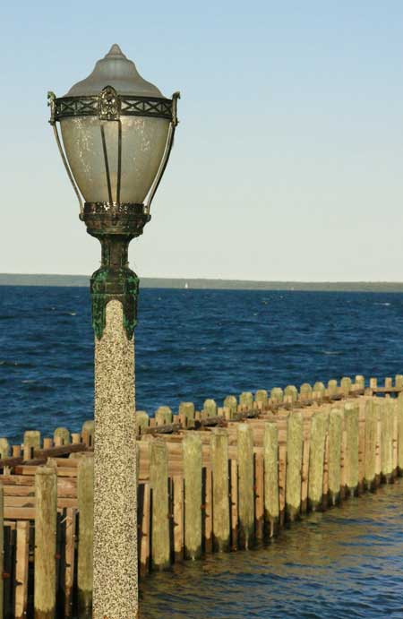 Breakwater lamp