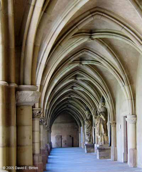 0404_TrierLFKCloister2_LR